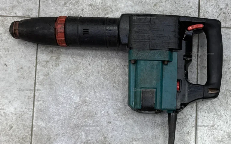 Отбойный молоток Makita 1202c