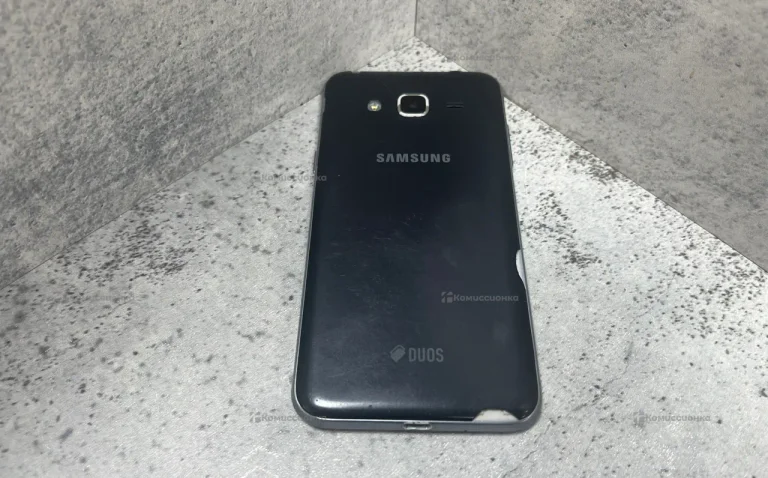 Samsung Galaxy J1 1/8 ГБ