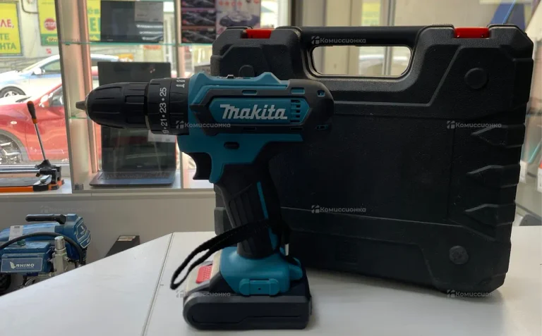 шуруповерт с набором Makita реп.