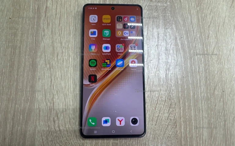 Vivo iQOO Neo 10 16/512 ГБ