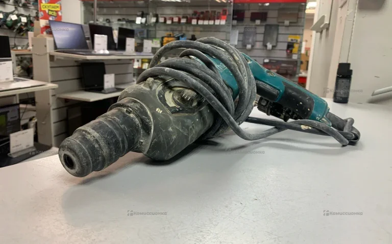 Перфоратор Makita HR2470