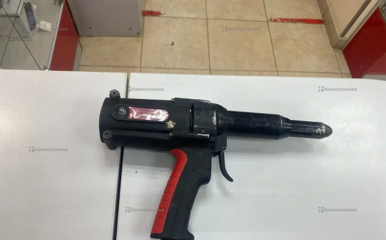 заклёпочник TAC 700A