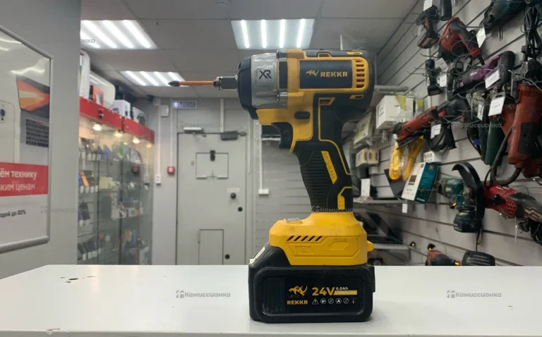 Аккумуляторный гайковерт REKKR
