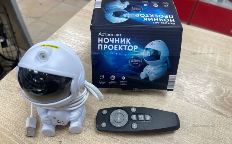Ночник астронавт
