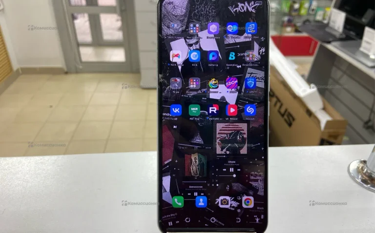 Tecno Spark 8C 4/64 ГБ