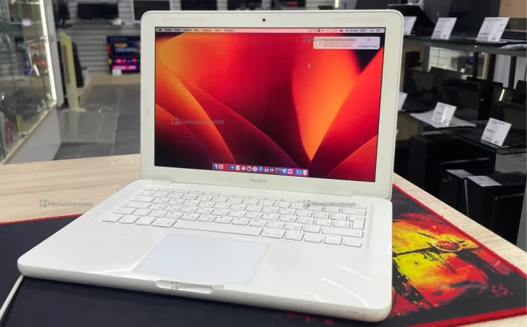 Ноутбук MacBook 13 Mid 2010