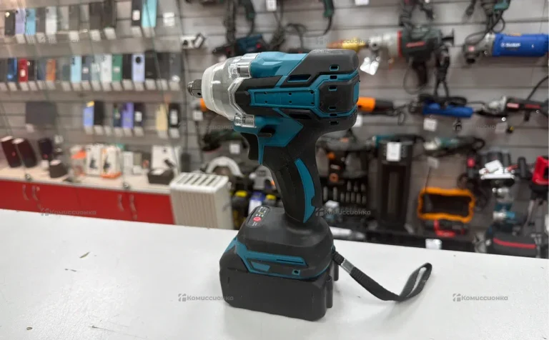 Дрель шуруповерт Makit синий