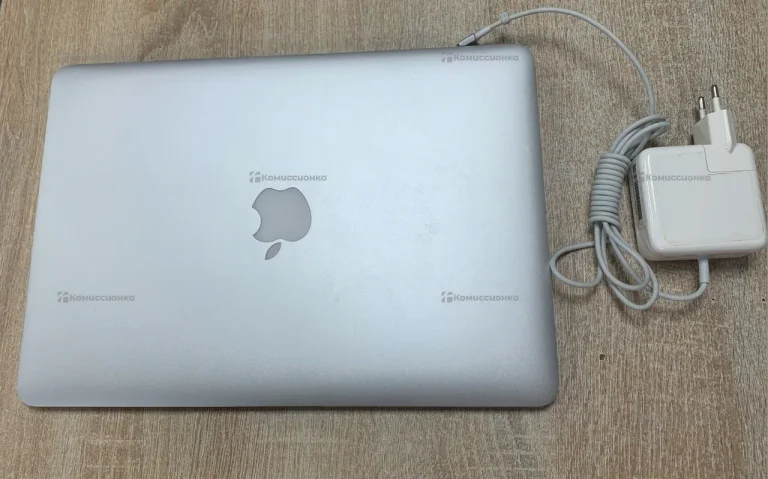 Ноутбук  MacBook Air 2015 8/128gb