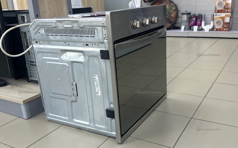 Духовой шкаф Hotpoint Aristotle FB52C2