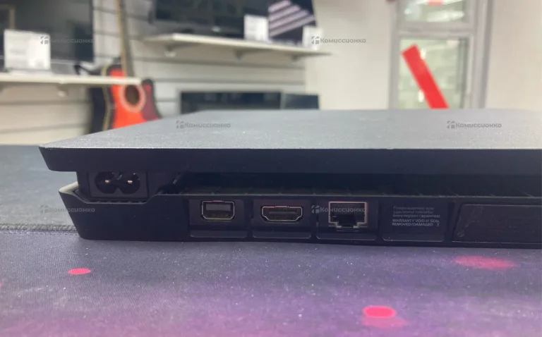 Приставка Sony ps4 slim 500.