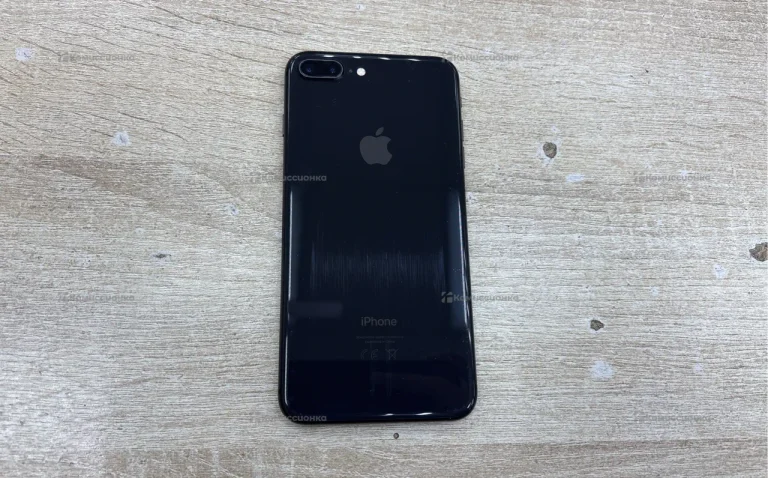 Apple iPhone 8 Plus 3/64 ГБ