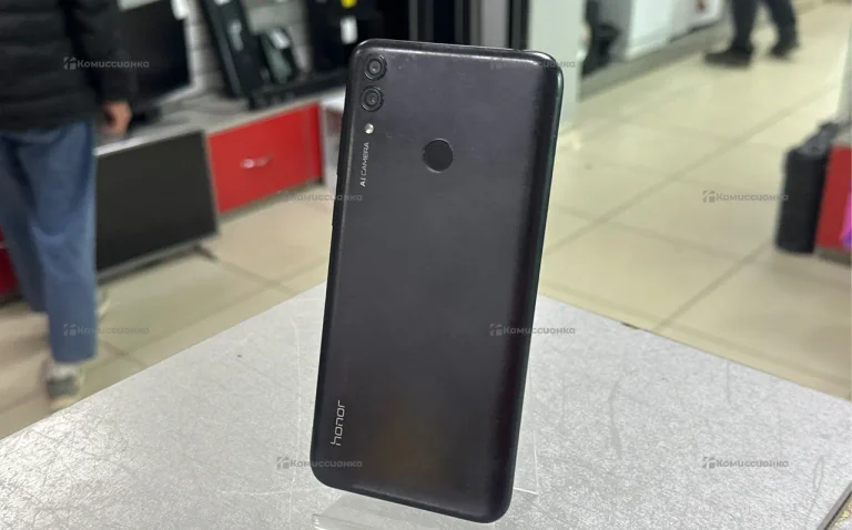 Honor 8C 3/32 ГБ