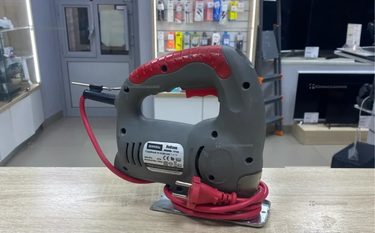 Электролобзик OMAX 10106
