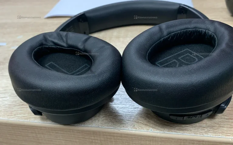 Наушники  Soundcore Q20i