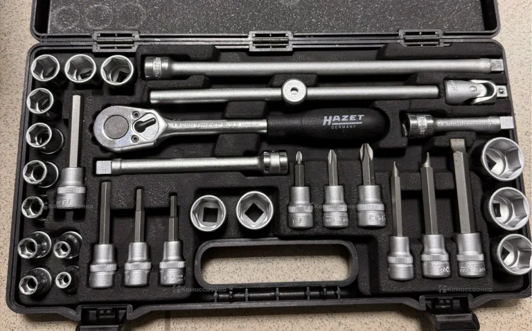 HAZET 885N - НАБОР ТРЕЩОТОК И ГОЛОВОК (32 PCS.)