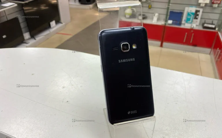 Samsung Galaxy J1 (2016) SM-J120F/DS 1/8 ГБ