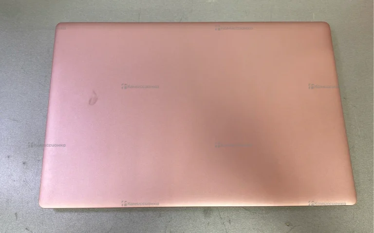 Ноутбук  Default string