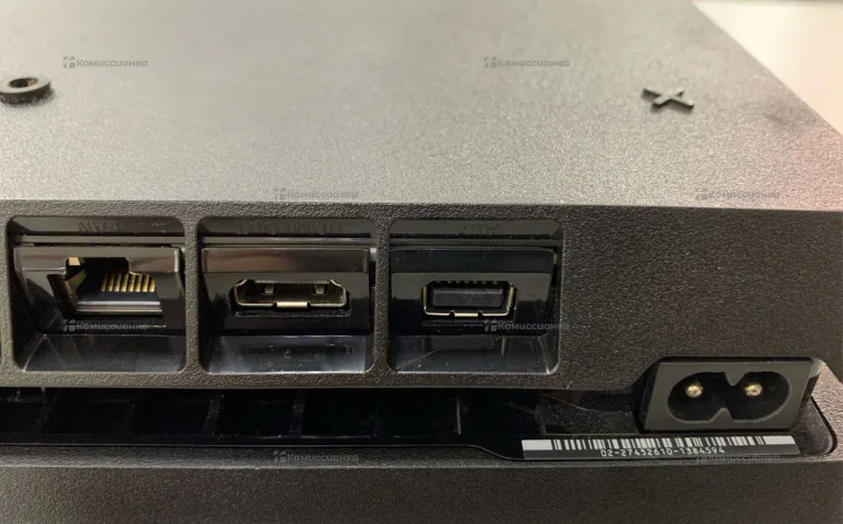 Приставка PS4 Slim 500Gb + 3 джостика + диск