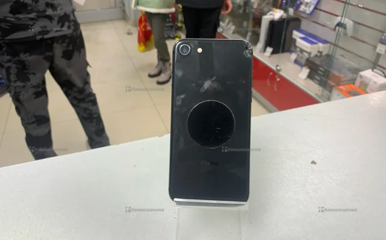 Apple iPhone 8 2/64 ГБ