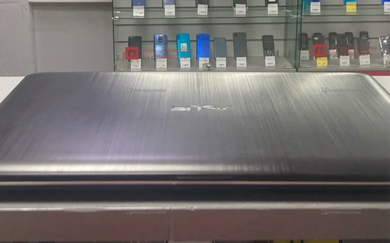 Ноутбук  ASUS R540s