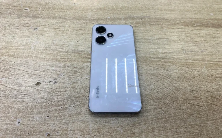 Infinix Hot 30 Play 8/128 ГБ