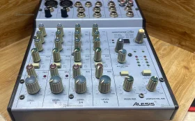 Купить Микшерный пульт Alesis Multimix 6 Fx б/у , в Екатеринбург Цена:8000рублей