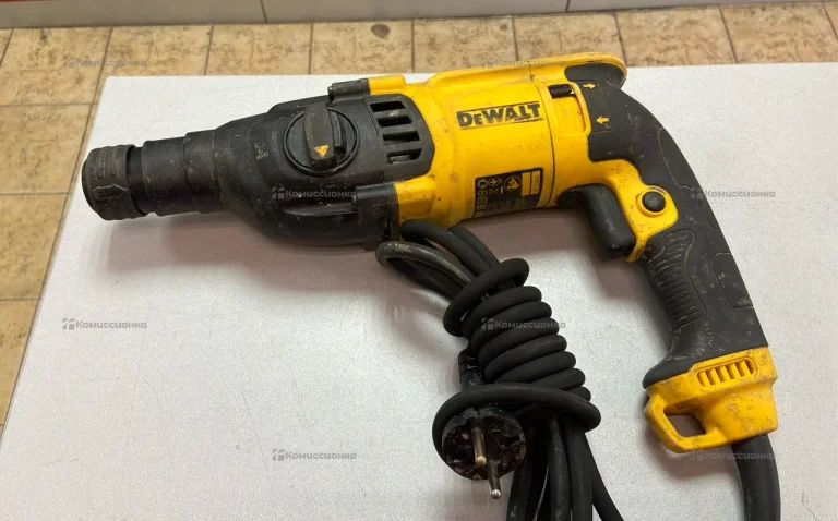 Перфоратор Dewalt D25133