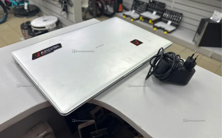 Ноутбук  dexp aquilon c15