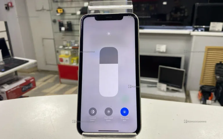 Apple iPhone 11 4/64 ГБ