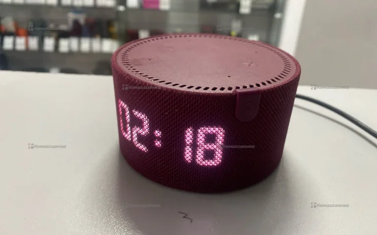 Колонка  Яндекс станция Алиса с часами