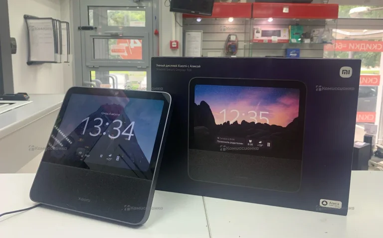 Умный дисплей Xiaomi с Алисой 10R