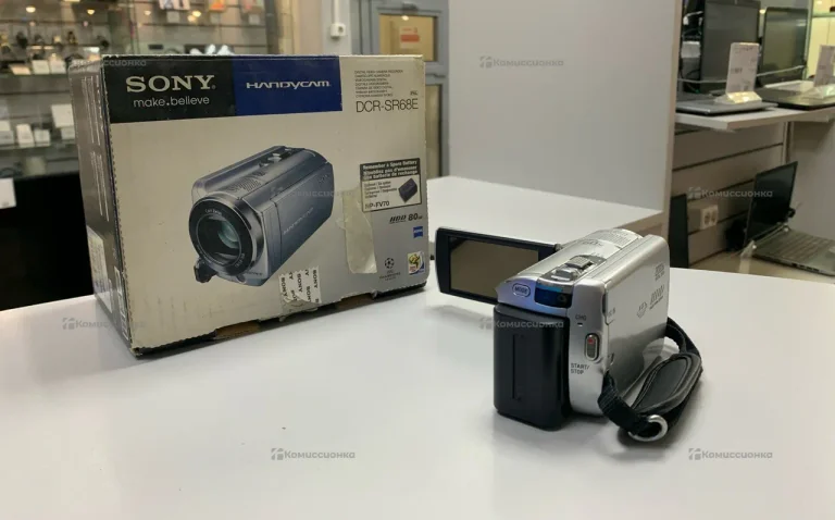 Камера Sony SR68E