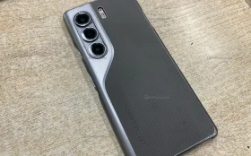 Tecno Camon 40 Pro 8/256 ГБ