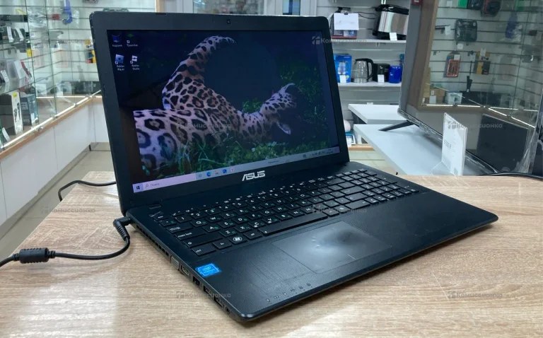 Ноутбук Asus x552m