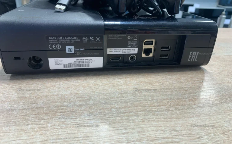 Приставка Xbox 360 E 250GB