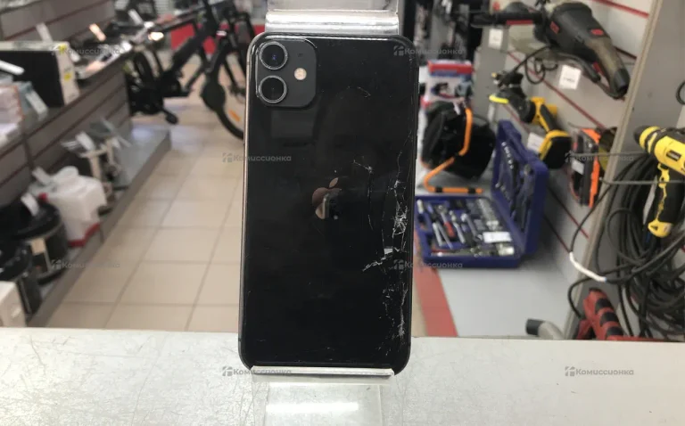 Apple iPhone 11 4/64 ГБ