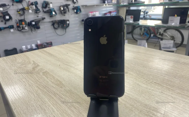 Apple iPhone XR 3/128 ГБ