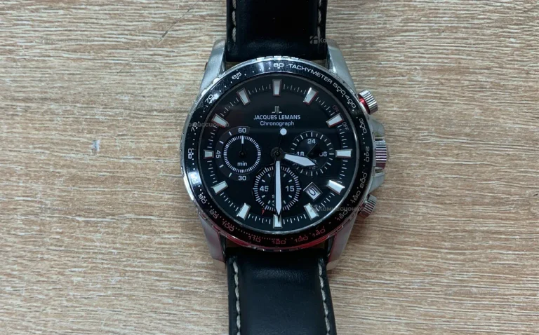 Часы  Jacques Lemans