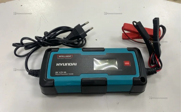 Автомобильное зарядное устройство Hyundai HY 400