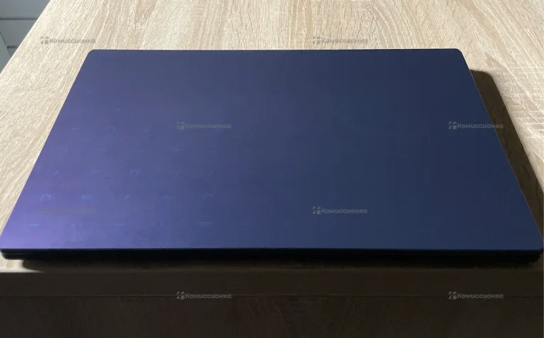 Ноутбук  ASUS R522M