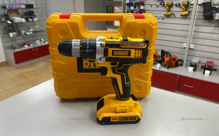 Дрель-шуруповерт Dewalt 21V