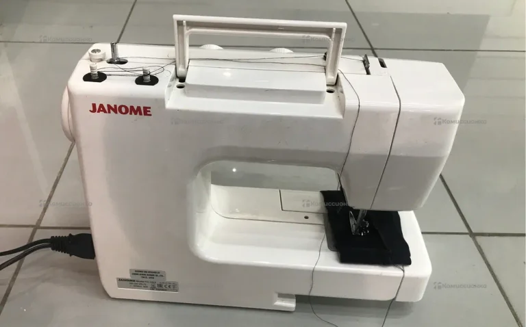 Швейная машина Janome TC-1212