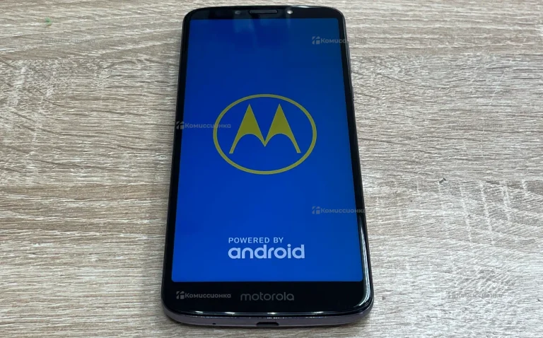 Motorola Moto E5 Plus 3/32 ГБ