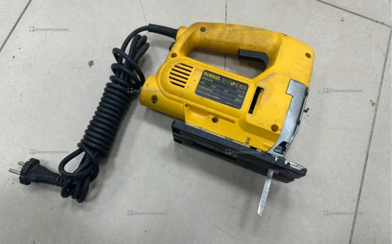 лобзик Dewalt DW320K(реплика)