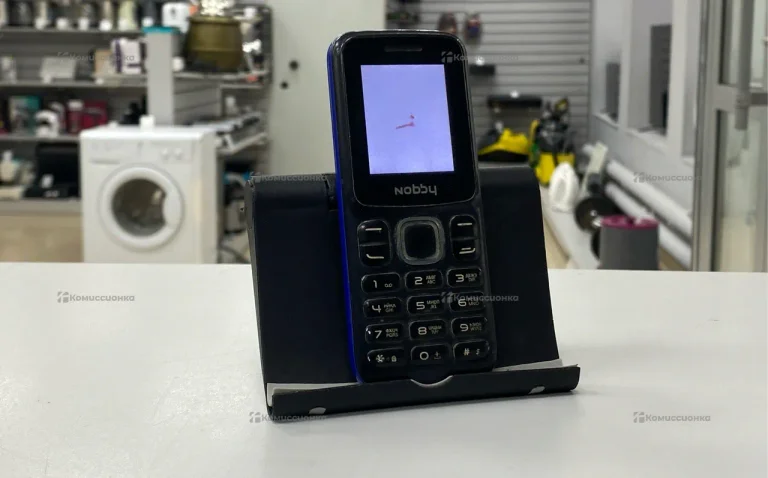 Кнопочный телефон Nobby 100