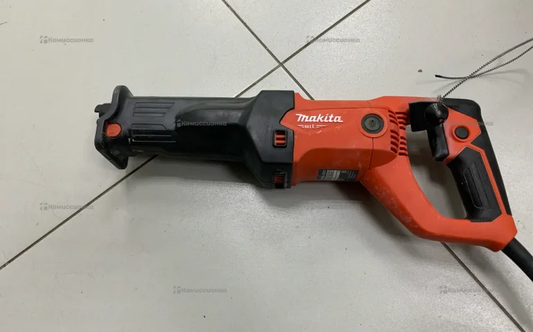 Сабельная пила Makita M4501 1010 Вт