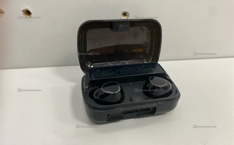 Наушники  черные квадратные