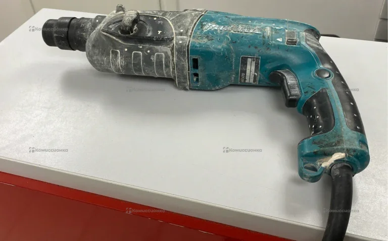 Перфоратор Makita HR2470