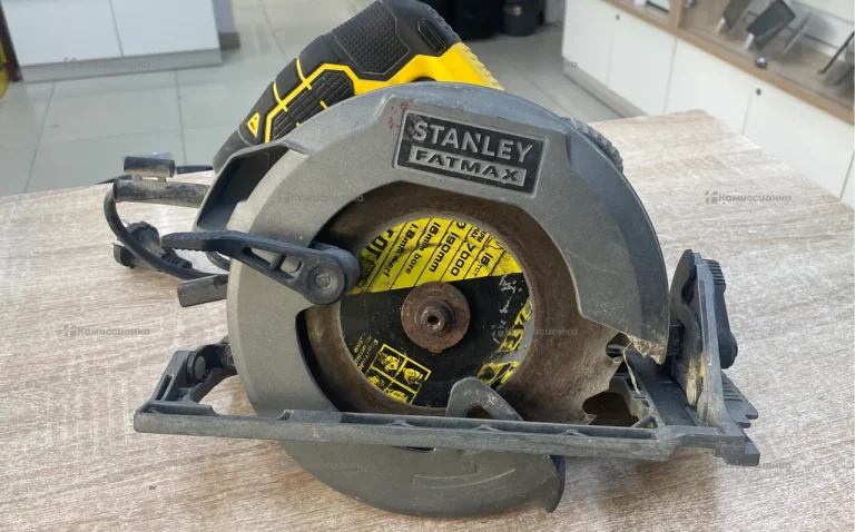 Циркулярная пила Stanley Fetmax FME301