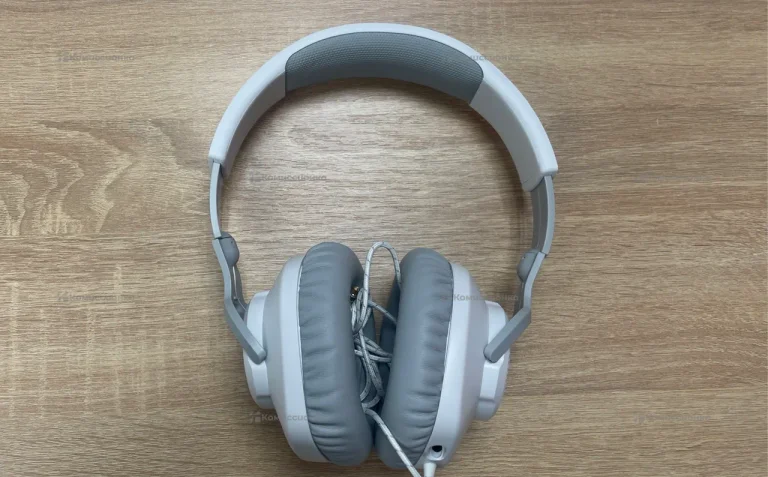 Наушники JBL Quantum 100